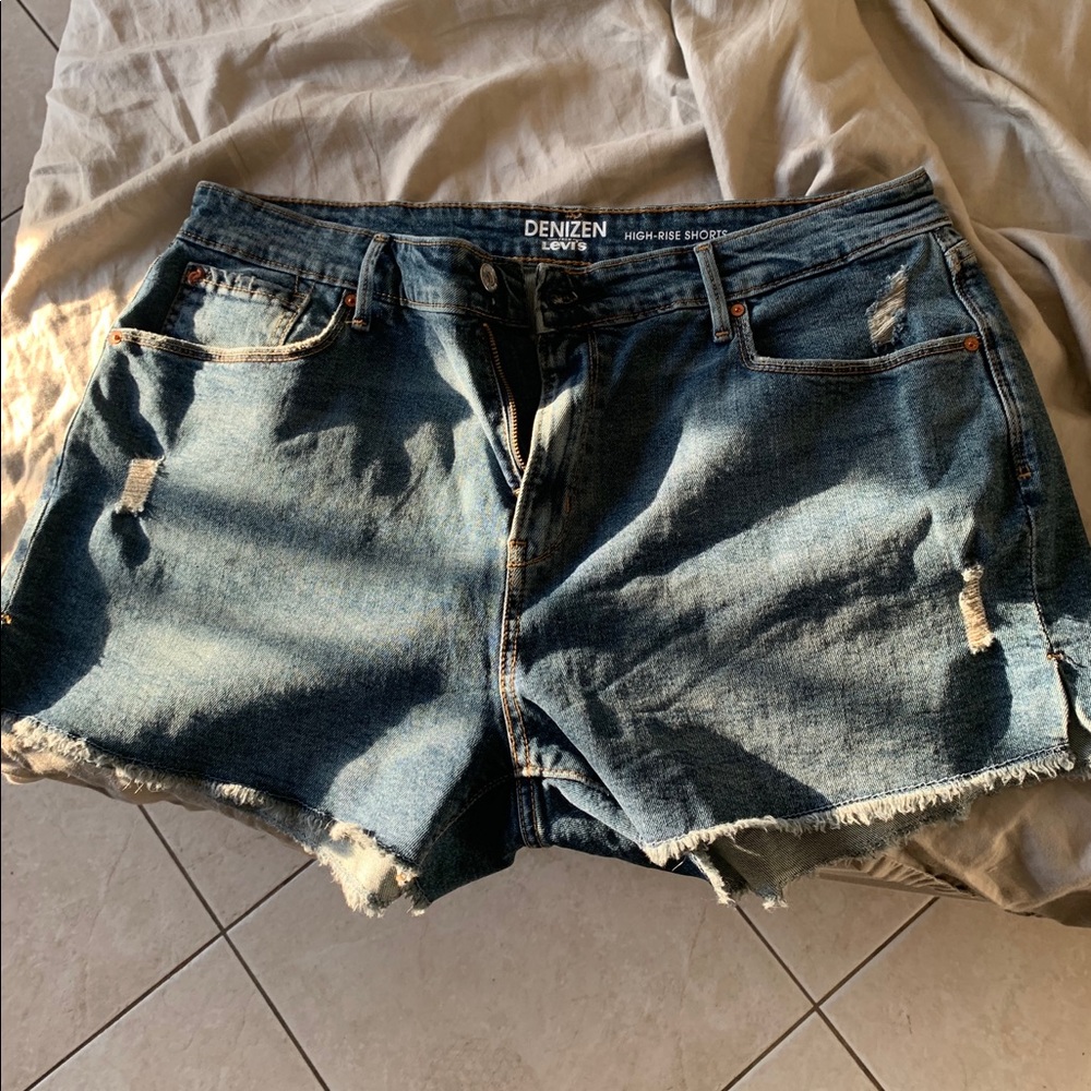 Denizen From Levi’s High-Rise Shorts